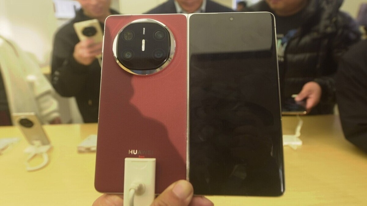 هواوی از گوشی تاشو پیشرفته خود رونمایی کرد