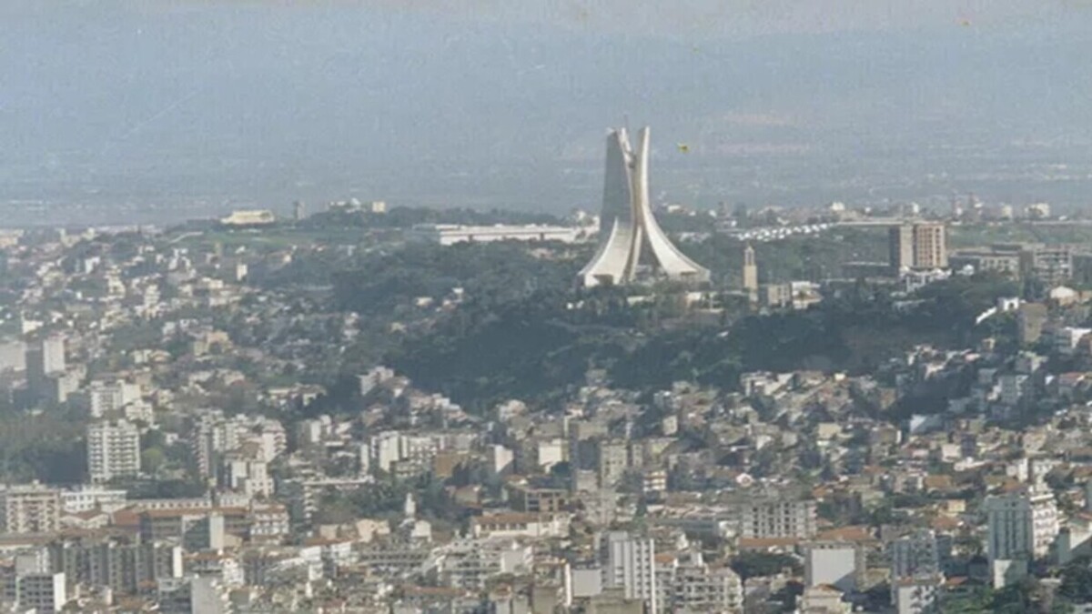 افسر فرانسوی: این روش‌های ما برای مبارزه با اعراب است، دوست من!