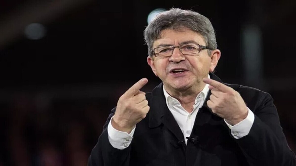رهبر اپوزیسیون چپ فرانسه از ماکرون خواست تا استعفا دهد