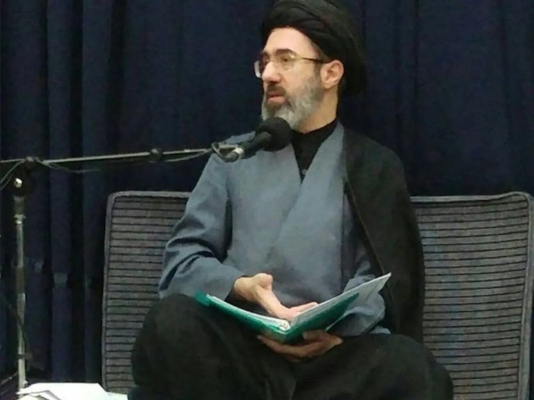 نگاهی به زندگی شخصی و سیاسی سید مجتبی خامنه‌ای