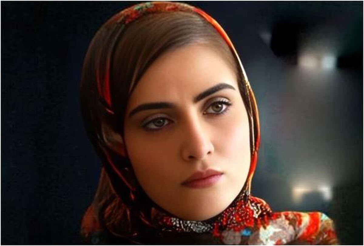 رونمایی الناز ملک از تیپ و استایل متفاوت و خانومی اش در شب‌های عید