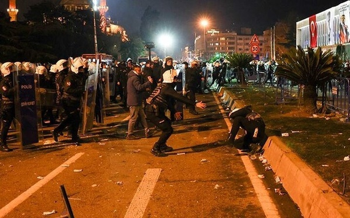 زخمی شدن ۶ نیروی پلیس ترکیه در جریان اعتراضات