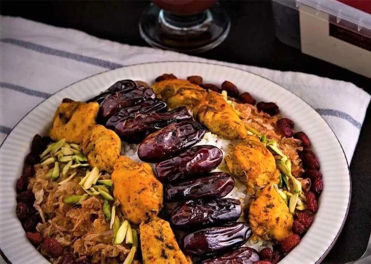 انواع روش‌ها برای پخت خرما پلو؛ بمب انرژی برای روزه داران