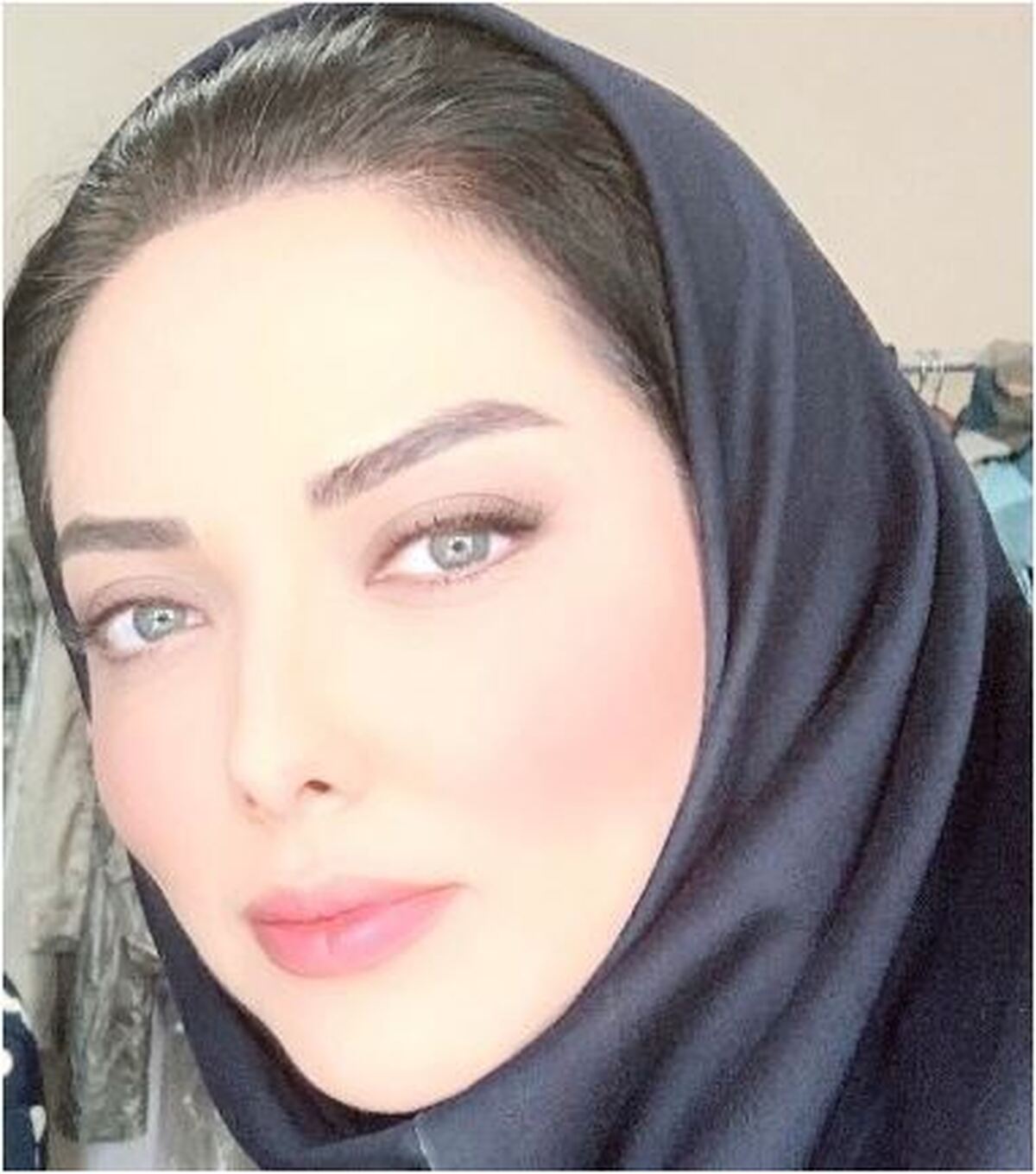 ذوق و شوق لیلا اوتادی بعد از دیدن مزرعه آفتاب گردان/مشخصه خانم بازیگر خیلی طبیعت دوسته!