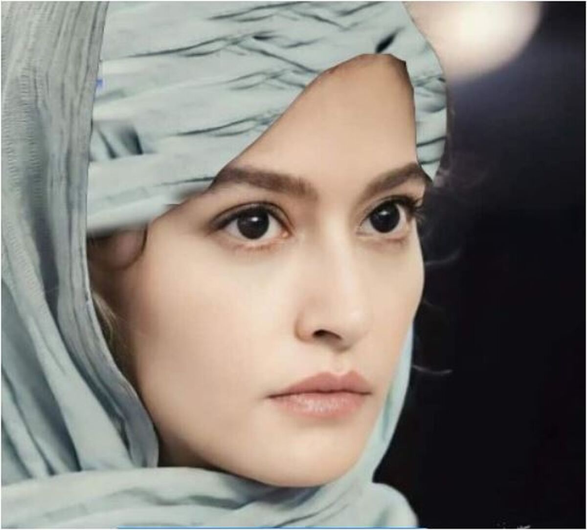 ست ورزشی پردیس احمدیه با حجاب کامل و شیکش در حال پیاده روی صبحگاهی اش دیدن دارد