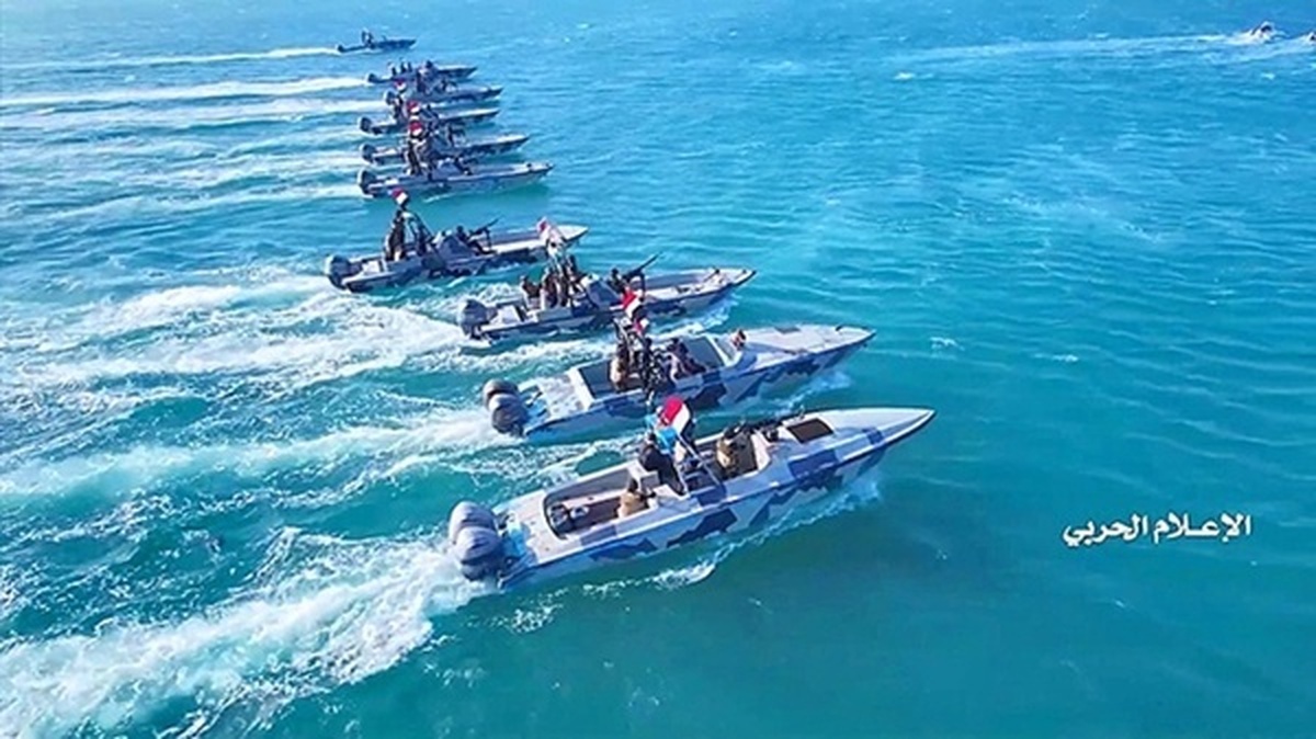 درگیری نیرو‌های یمنی با ناو هواپیمابر آمریکا