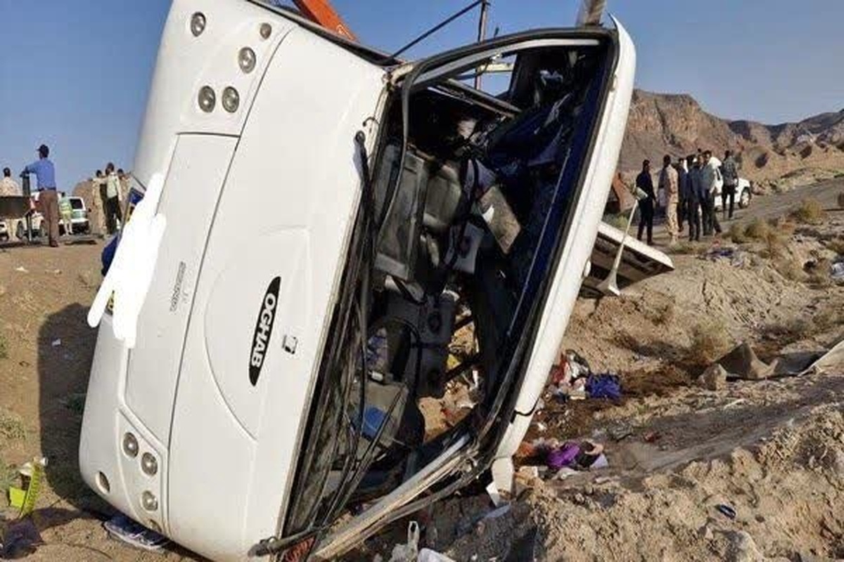 ۱۳ فوتی در حادثه واژگونی اتوبوس در کرمان
