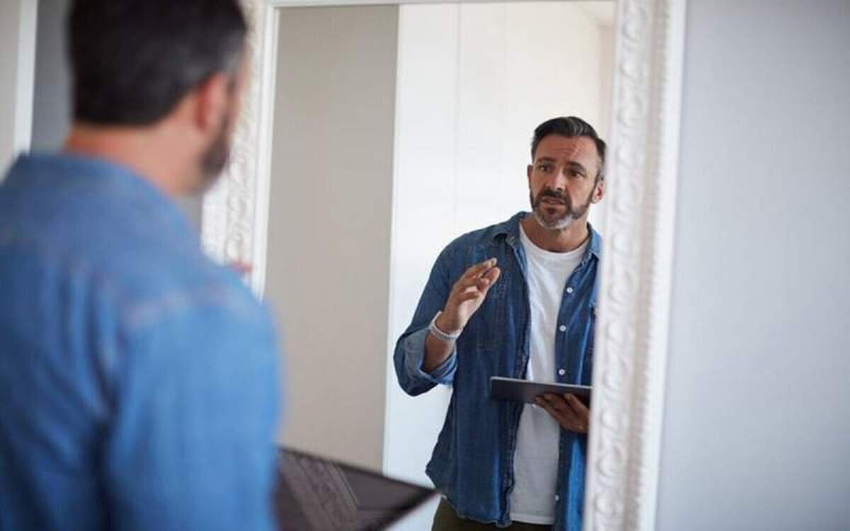 صحبت کردن با خود مضر است یا مفید؟