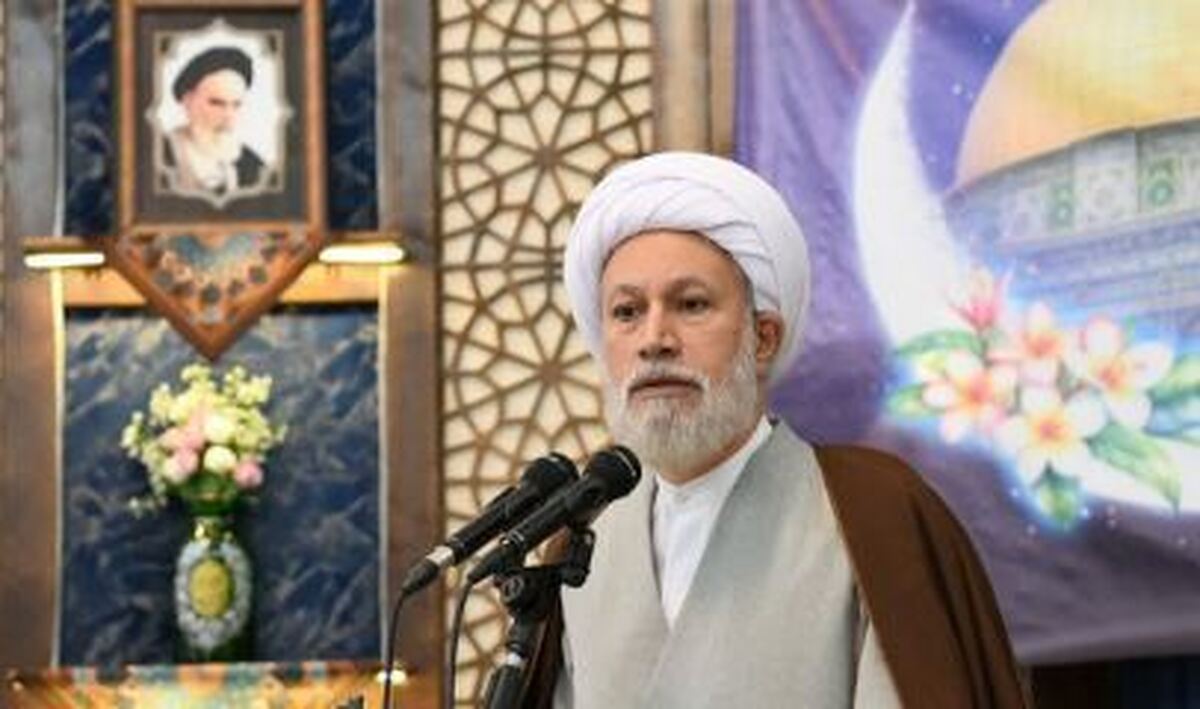 امام جمعه شیراز: برای حل مشکلات جامعه باید برنامه‌های دشمن را خنثی کرد