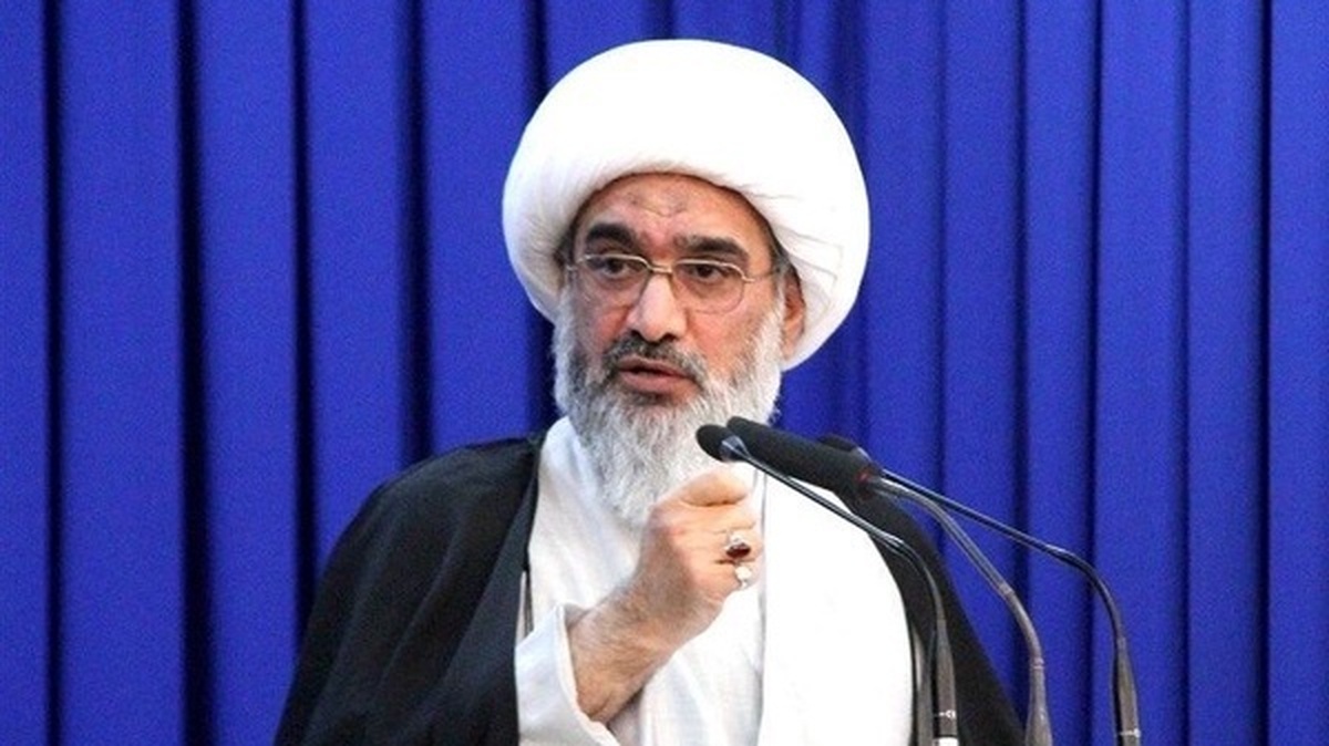 مسوولان برای حل مشکلات استان بوشهر همت کنند