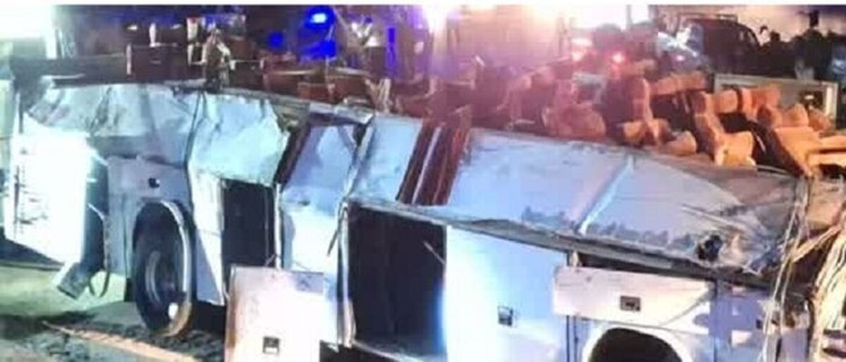 افزایش شمار جان‌باختگان حادثه واژگونی اتوبوس در کرمان به ۱۵ نفر