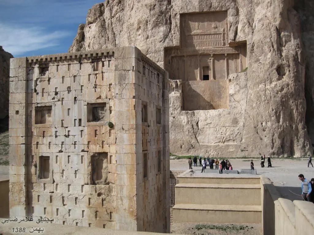 کعبه زرتشت؛ بنایی رازآلود و اسرارآمیز در نزدیکی تخت جمشید