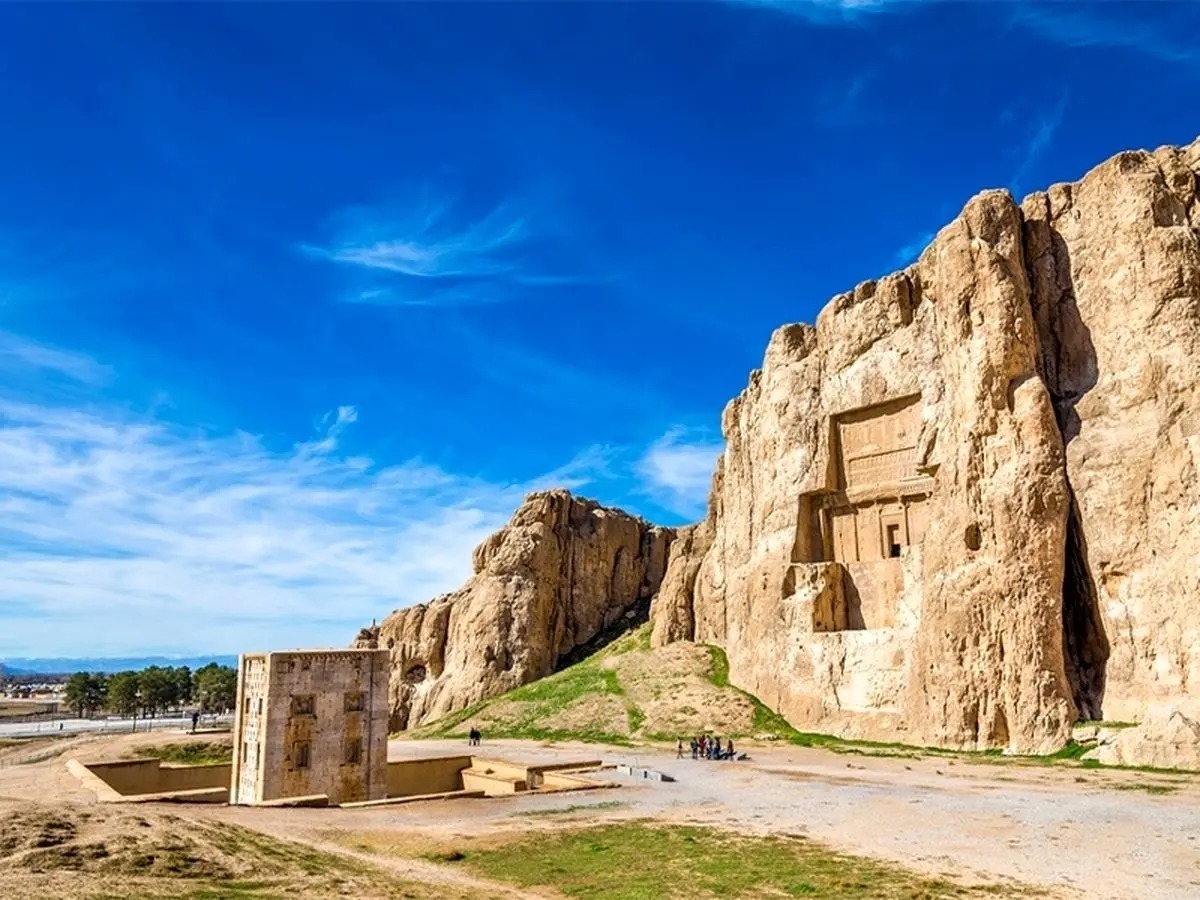 کعبه زرتشت؛ بنایی رازآلود و اسرارآمیز در نزدیکی تخت جمشید