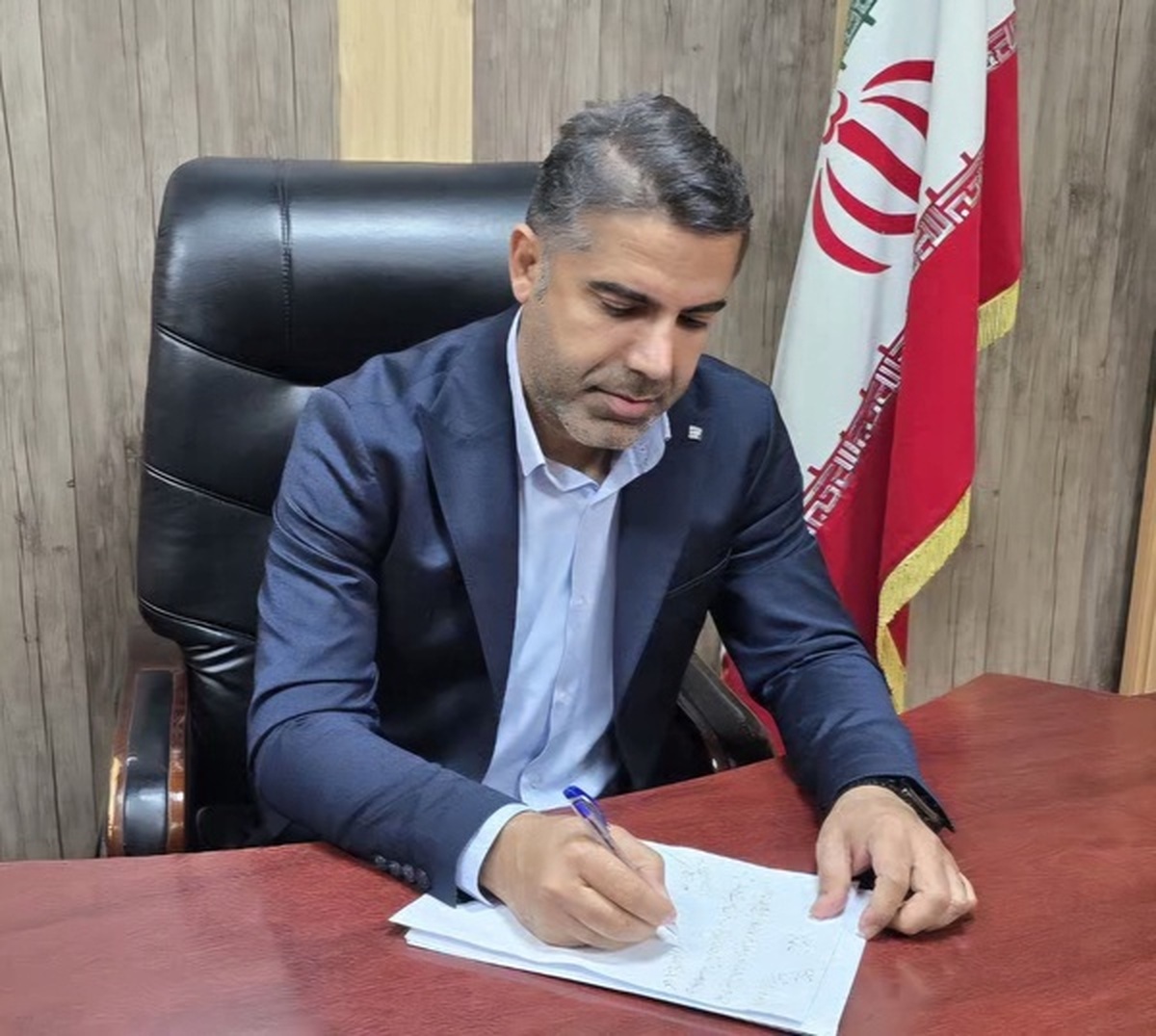 ۱۲ فروردین روز تثبیت حاکمیت اسلام و مردم سالاری دینی بود