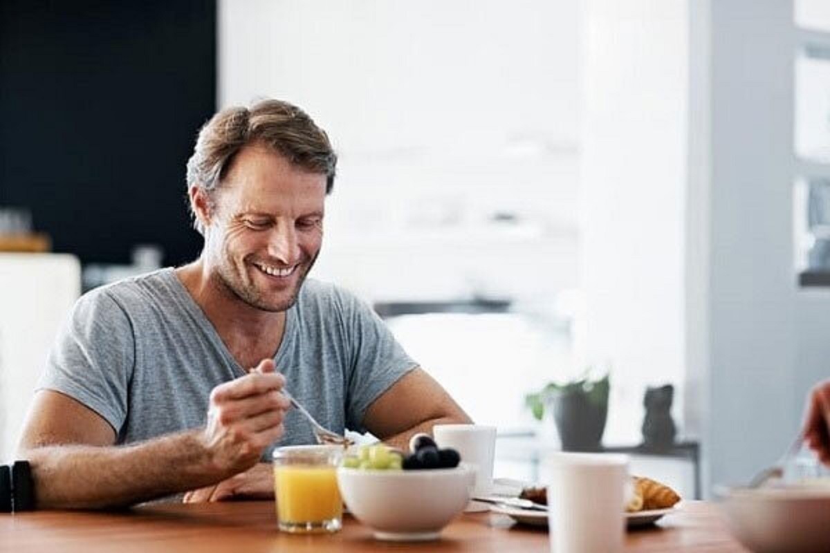 وسط غذا خوردن آب بخوریم یا نه؟