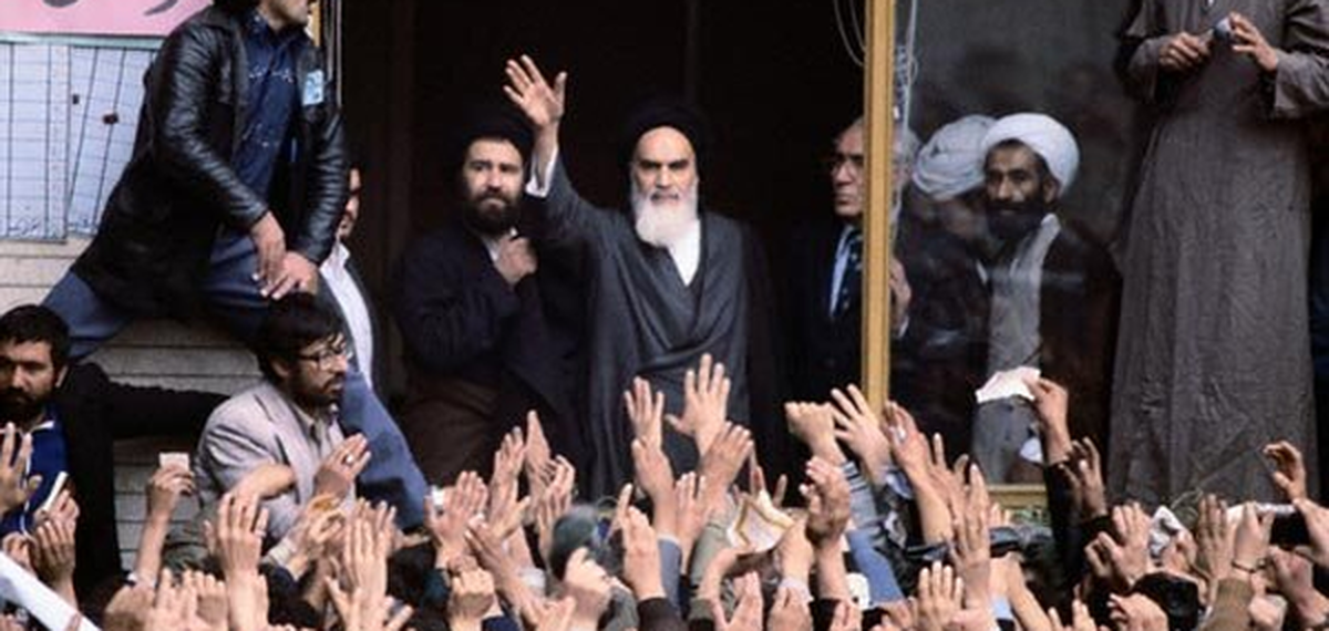 ۱۲ فروردین؛ از انقلاب اسلامی تا جمهوری اسلامی