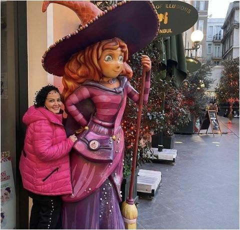 پوشش متفاوت و باحجاب بهاره رهنما در ترکیه+عکس پوشش متفاوت و باحجاب بهاره رهنما در ترکیه+عکس