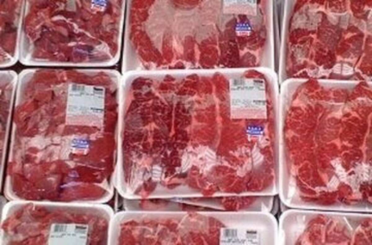 توزیع نهایتأ ۱۰ بسته گوشت دولتی در بازار