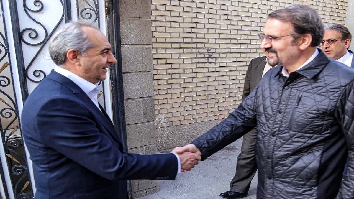 بازدید مشاور سیاسی رئیس جمهور از موزه مکاتب هنری تبریز