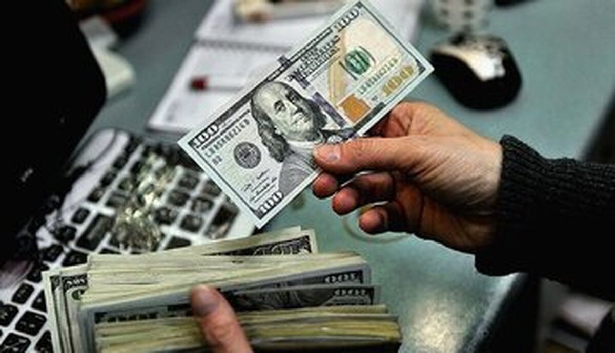 کاهش ارزش دلار در پی اعمال تعرفه‌های شدیدتر از حد انتظار آمریکا علیه شرکای تجاری خود
