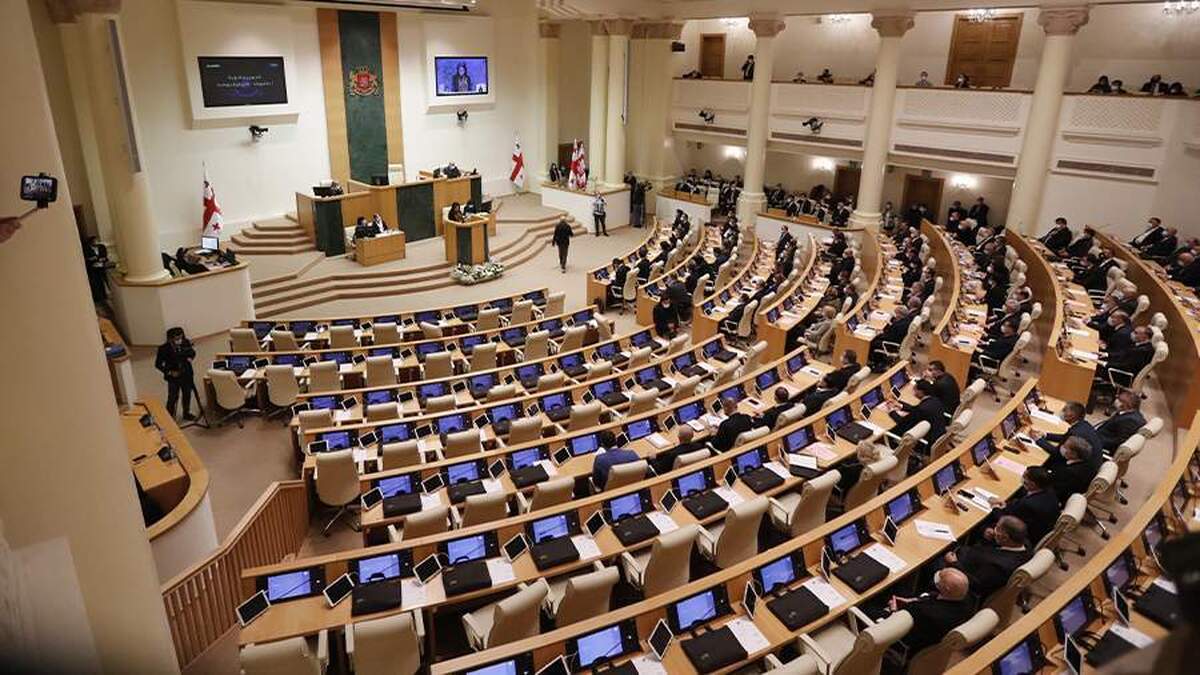 پارلمان گرجستان قانونی در مورد عوامل خارجی مشابه قانون آمریکایی تصویب کرد