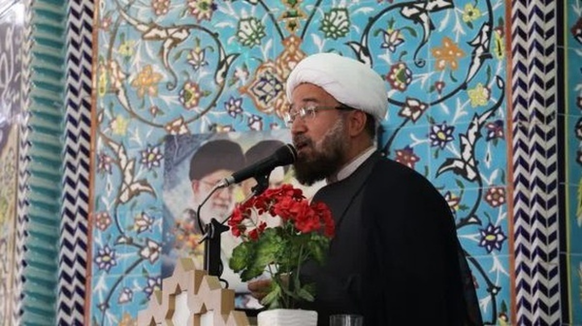تأکید امام جمعه اشکذر بر استقلال و شناخت تاریخ معاصر در مقابله با چالش‌های جهانی