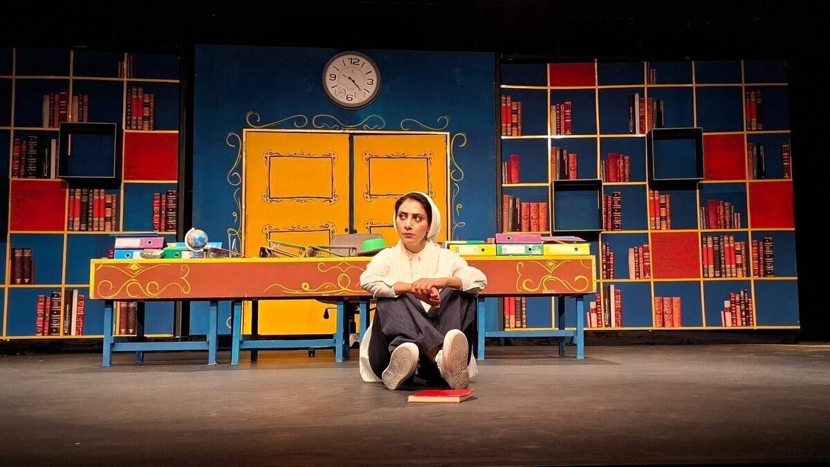 شروع مجدد نمایش «کتابخانه نیمه‌شب» با مونا فرجاد