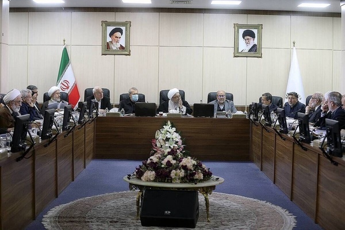 کاری که روحانی نتوانست با FATF بکند، پزشکیان با وفاق و چراغ خاموش دارد انجام می‌دهد!
