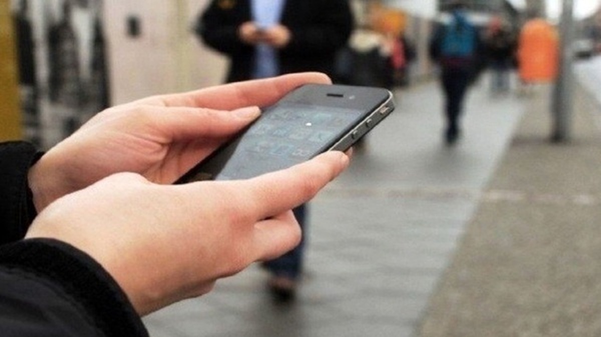 دستگیری متهم سرقت به عنف تلفن همراه در نیشابور