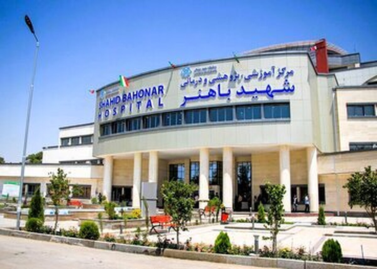 پنج تن از مصدومان واژگونی اتوبوس کرمان – مشهد هنور در بیمارستان بستری هستند