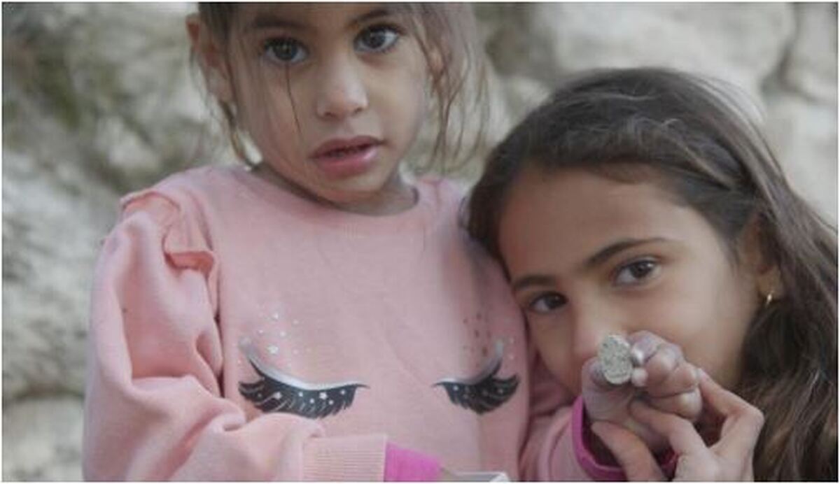 کشف آثار باستانی ۳۸۰۰ ساله توسط دختر بچه سه ساله!