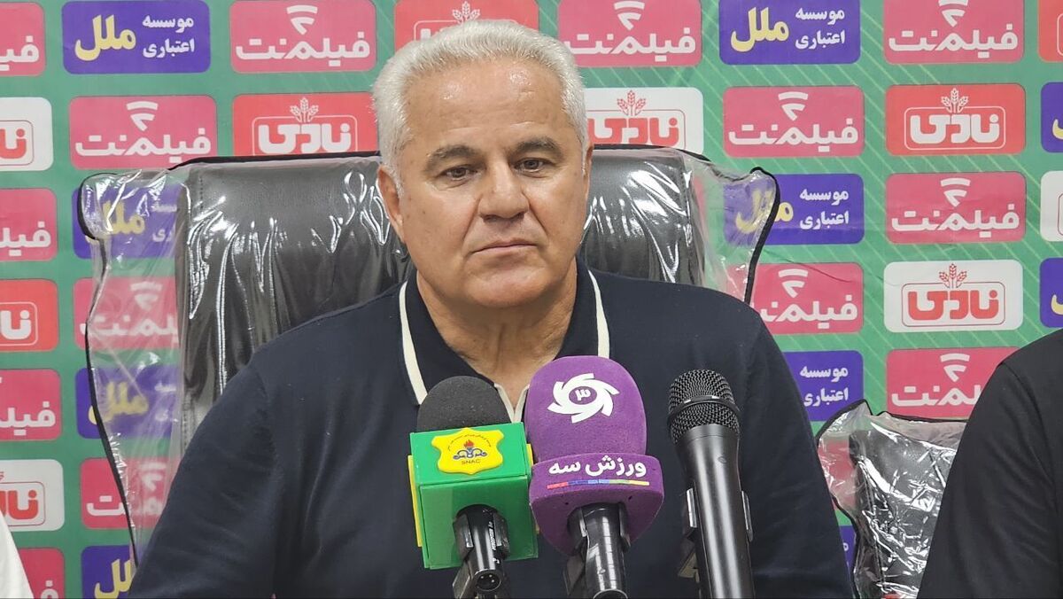 فرشاد پیوس:شکست دادن صنعت‌نفت آبادان کار بزرگی است