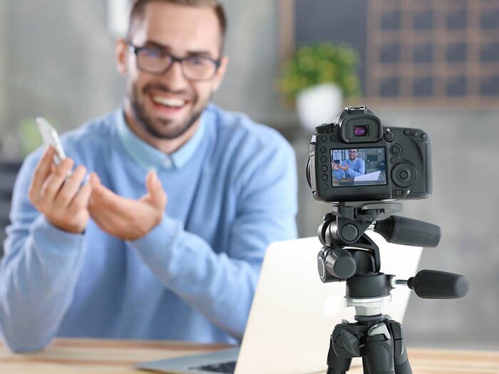 چگونه از شر بلاگر‌های مشاورنما در امان بمانیم؟