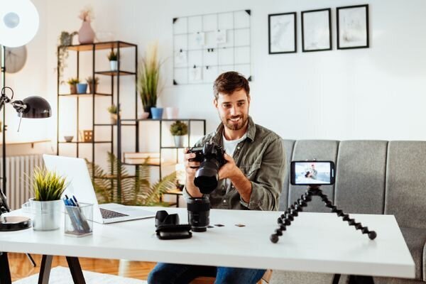 چگونه از شر بلاگر‌های مشاورنما در امان بمانیم؟
