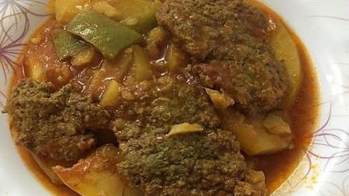 کباب نخجوان یک غذای لذیذ. دوست داشتنی برای کودکان بد غذا و حساس