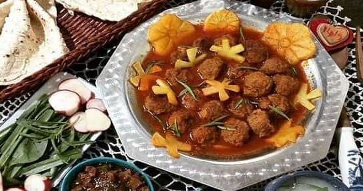 خوراک کله گنجشکی ترکیبی از گوشت مرغ و چرخی که علاوه بر سالم ومقوی بودن بسیار لذیذ است