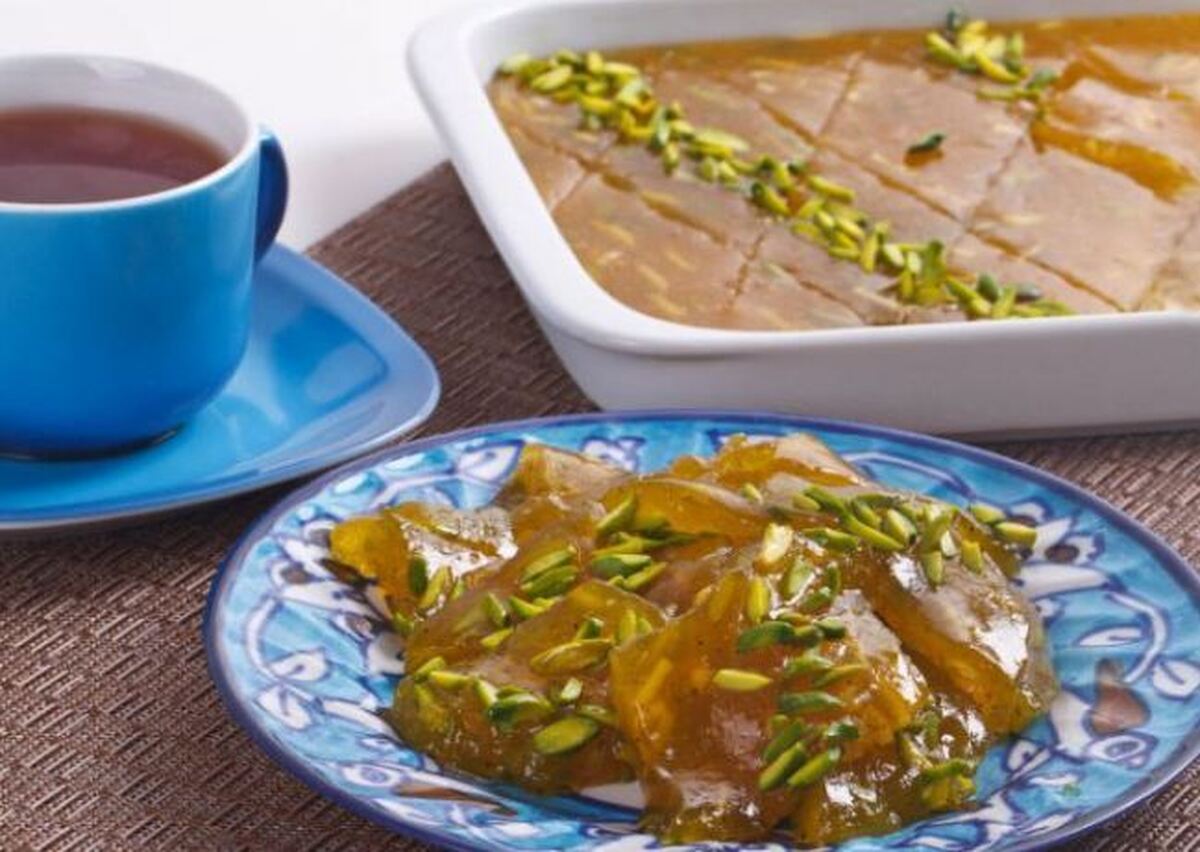 مسقطی شیرازی دسری معروف که همه برای خوردنش سر و دست می‌شکنند