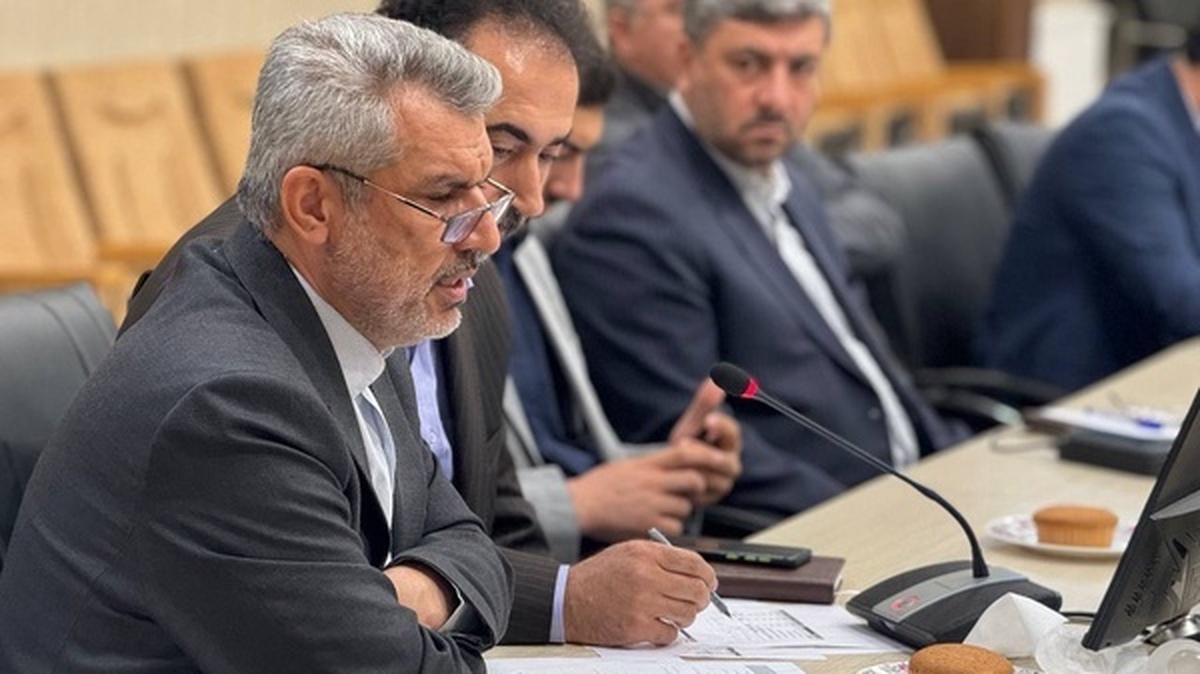 درخشش چهارباغ با کمترین امکانات، از کلاس‌های پر تا قهرمانی معلمان در سطح کشور