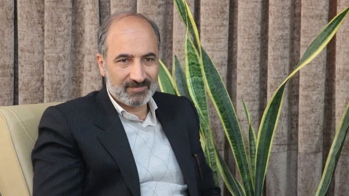 برای حل مشکلات از ظرفیت نخبگان استفاده می‌کنیم