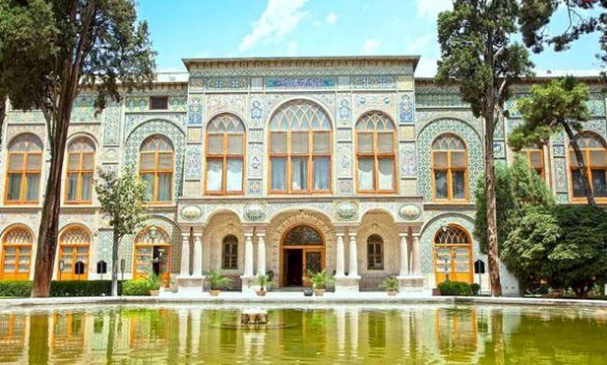 آشنایی با بهشتی که آخرین شاه ایران در آن قد کشید