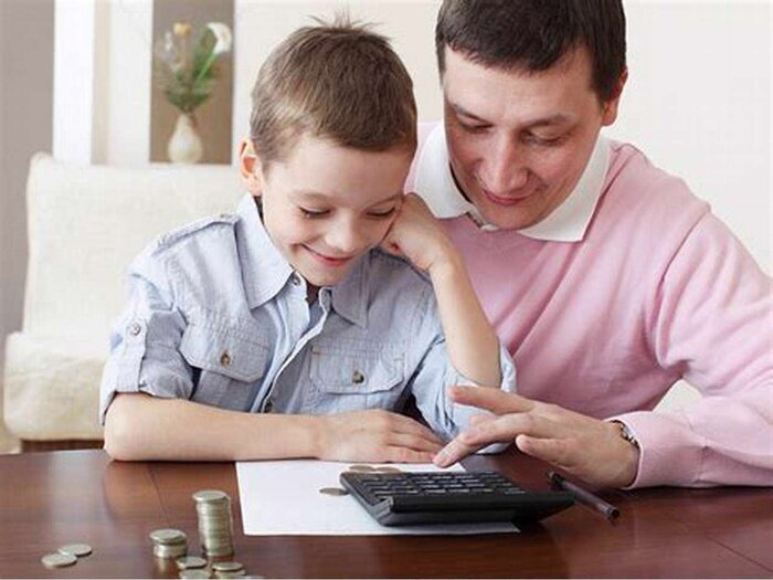 نظر کارشناسان درمورد دادن پول‌توجیبی به فرزندان/حل یک معضل بزرگ برای والدین