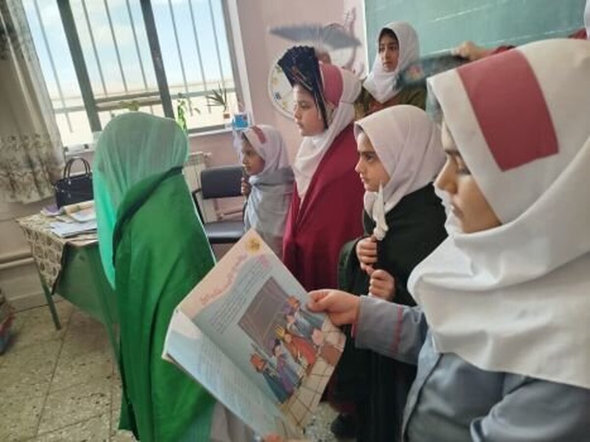 بازخوانی تجربه معلم دامغانی از «جادوی کتاب» و تاثیر آن بر دانش‌آموزان