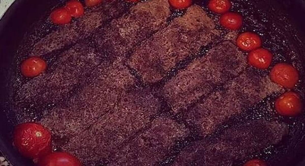 طرز پخت کباب تابه‌ای گوشت با پیاز برای شام عاشقانه