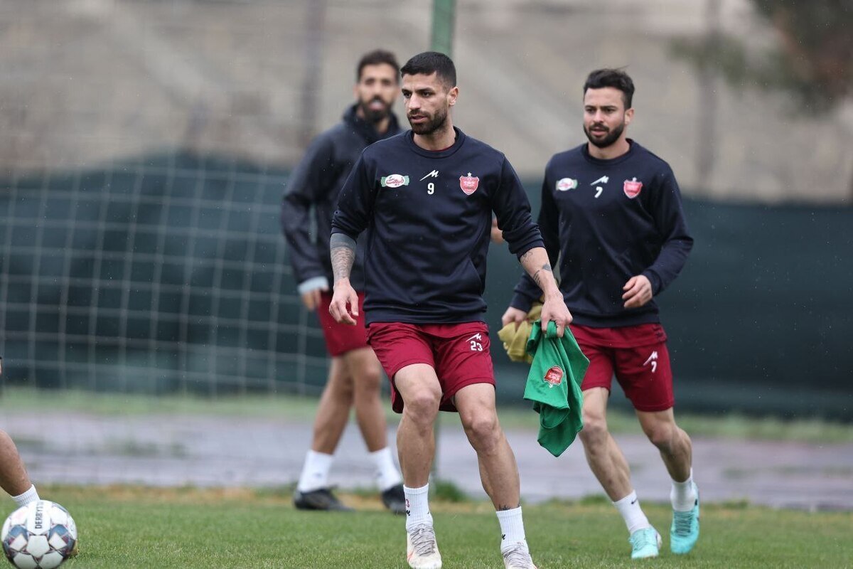 تمرین بهاری پرسپولیس با چاشنی باران