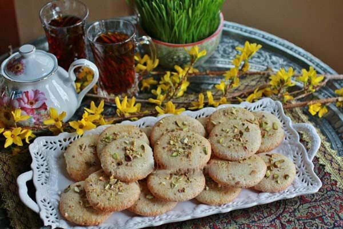 آموزش مرحله به مرحله برای تهیه خوشمزه‌ترین و مقوی‌ترین شیرینی اصیل تبریز؛ قرابیه پسته