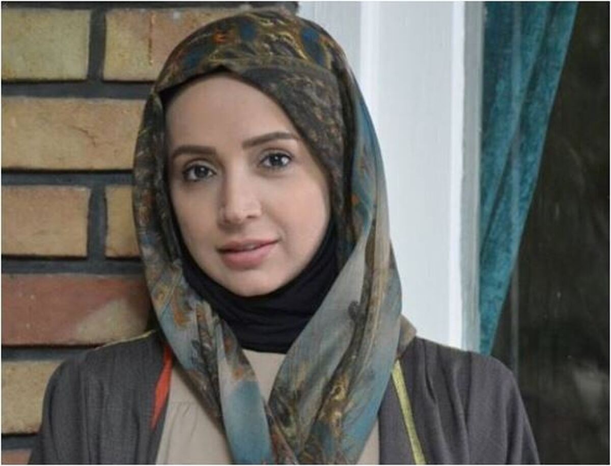 سلفی سانسور شده شبنم قلی خانی در ماشین لاکچری و سقف شیشه‌ای اش!