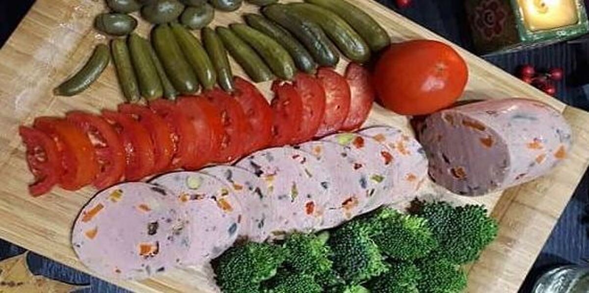 طرز تهیه کالباس سالم و پروتئینی مرغ خانگی در کمترین زمان