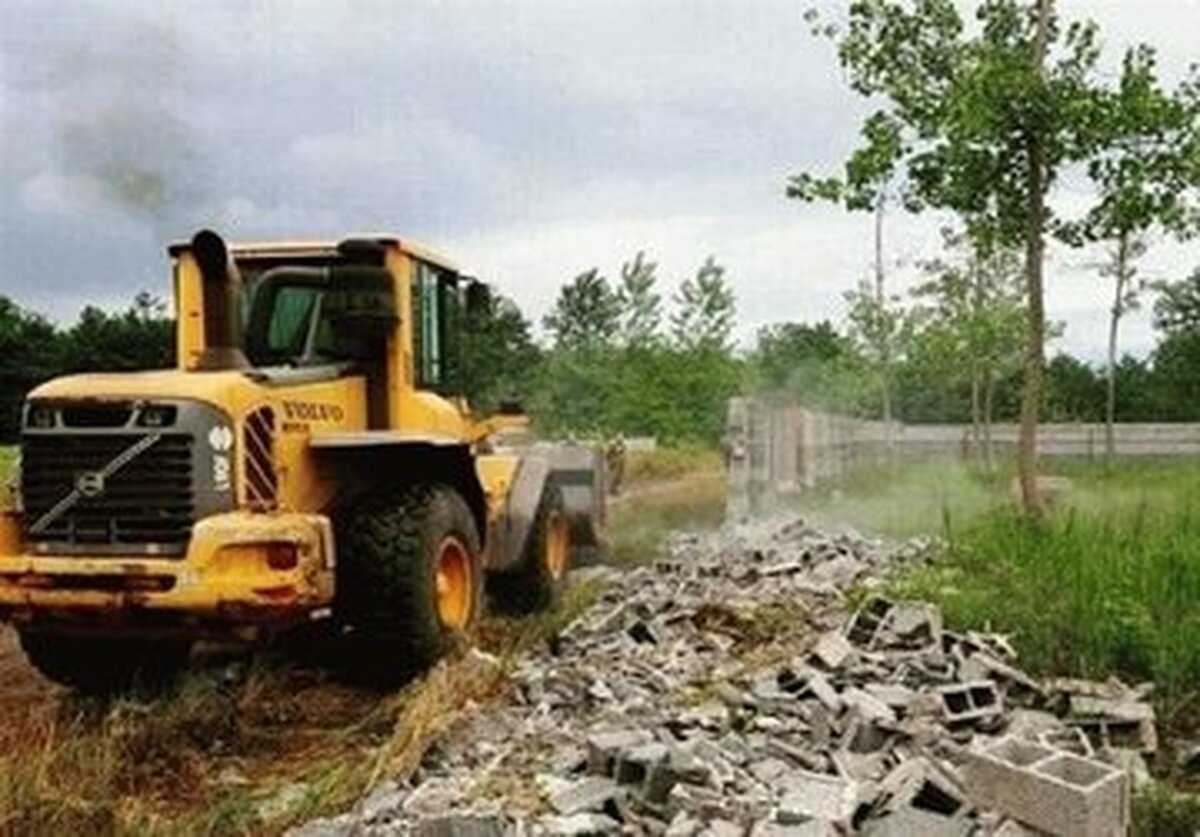 قلع وقمع ساخت وسازهای غیر مجاز در اراضی کشاورزی قزوین