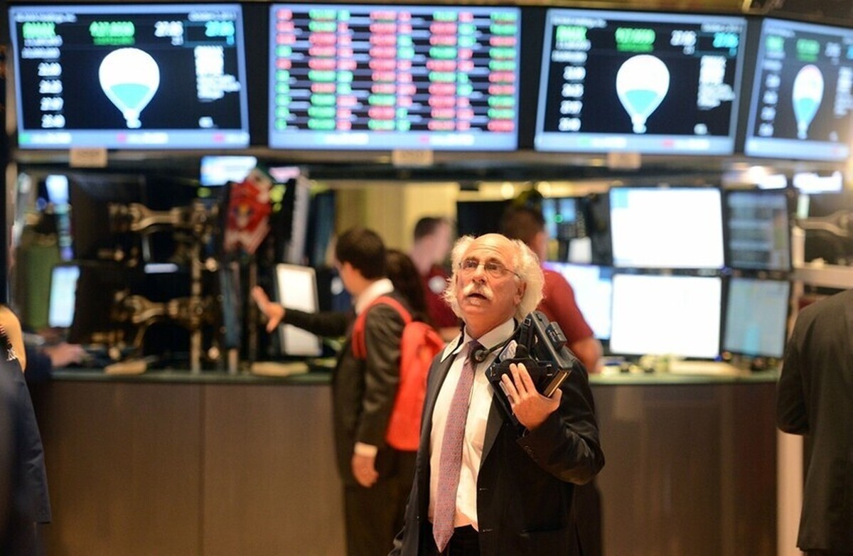 S&P ۵۰۰ بیش از نیمی از سود‌های دیروز را از دست داد.