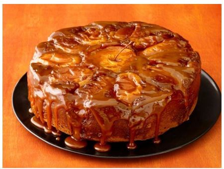 رسپی خوشمزه‌ترین کیک سیب عمرتون با سس کارامل مخصوص+مواد لازم